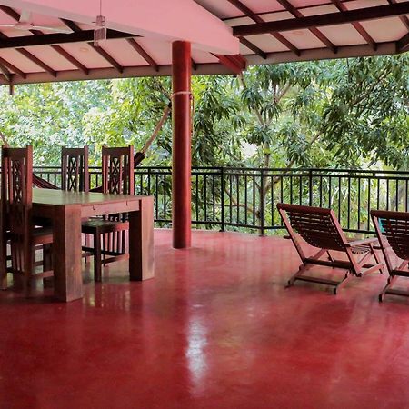 Julia Safari Inn Tissamaharama Ngoại thất bức ảnh