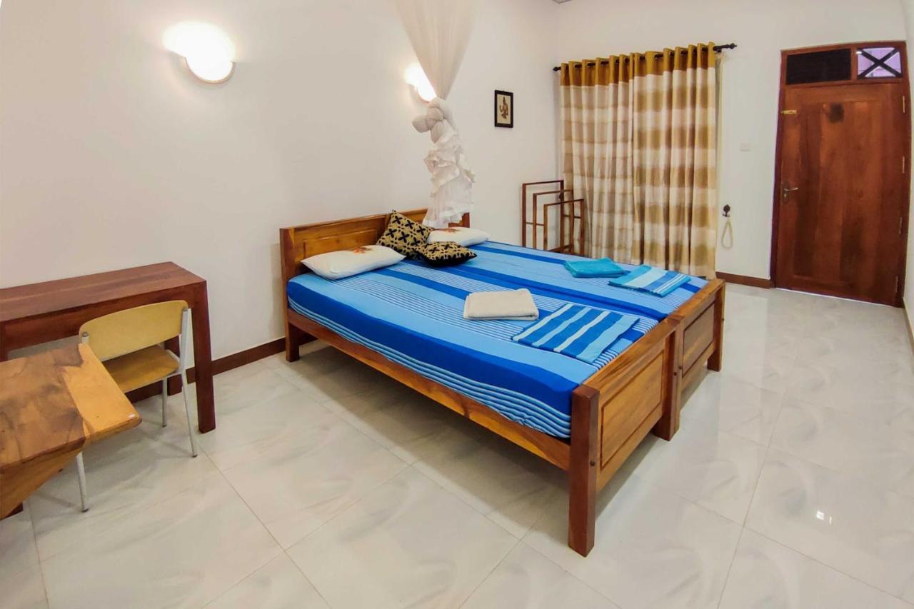 Julia Safari Inn Tissamaharama Ngoại thất bức ảnh