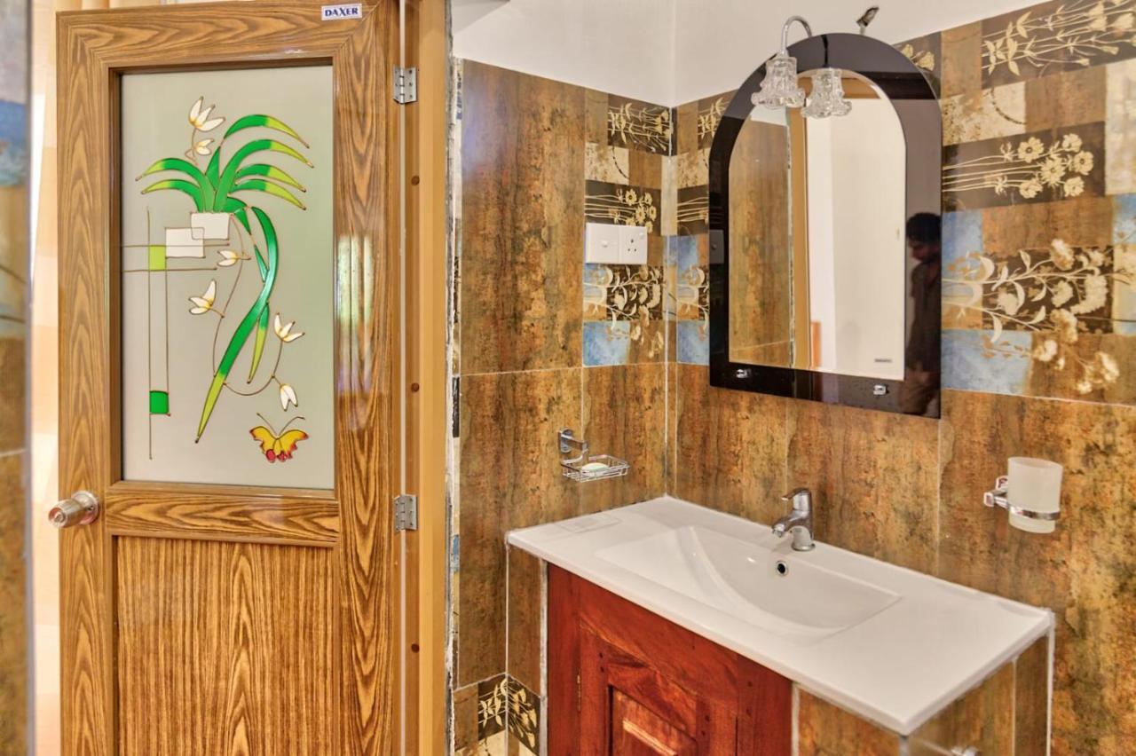 Julia Safari Inn Tissamaharama Ngoại thất bức ảnh