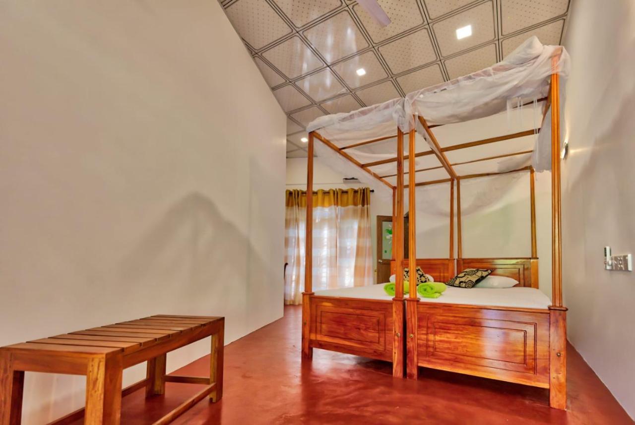 Julia Safari Inn Tissamaharama Ngoại thất bức ảnh